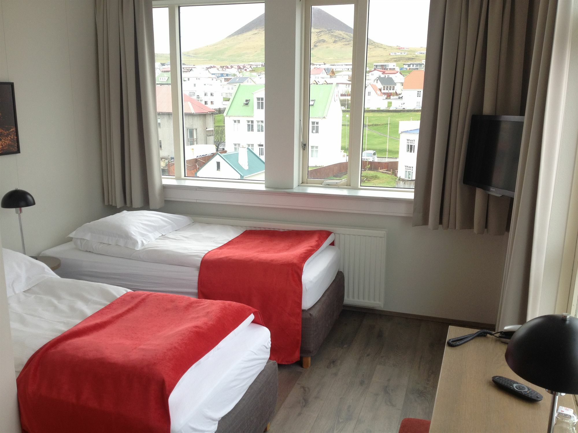 Hotel H\u00F3tel \u00DE\u00F3rshamar Vestmannaeyjar Exterior foto